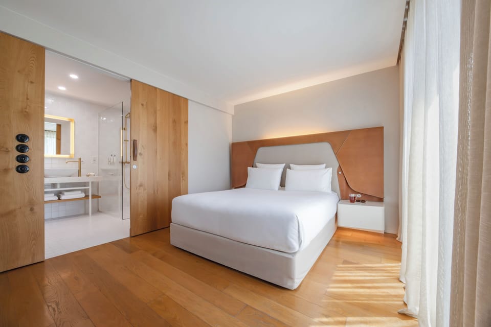 Superior Room | Minibar, in-room safe, desk, soundproofing