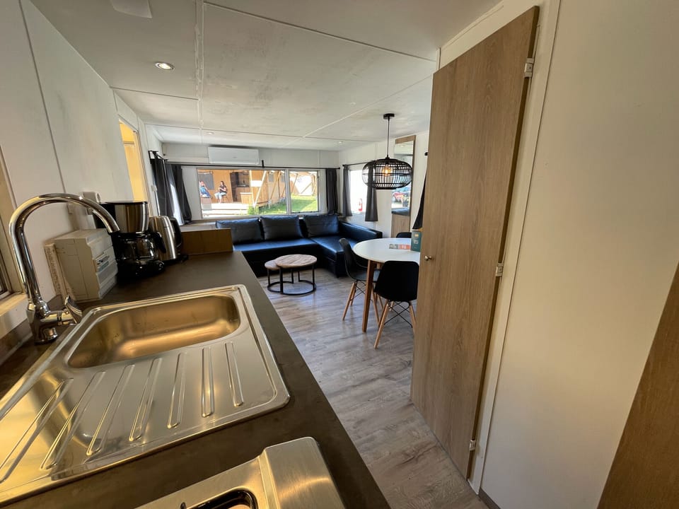 Kitchen of vacation park Klein Vink A10 - EEZZ