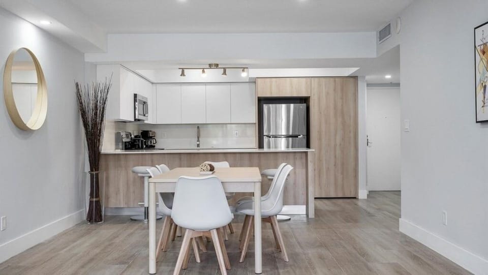 Condo, 3 Bedrooms | Dining