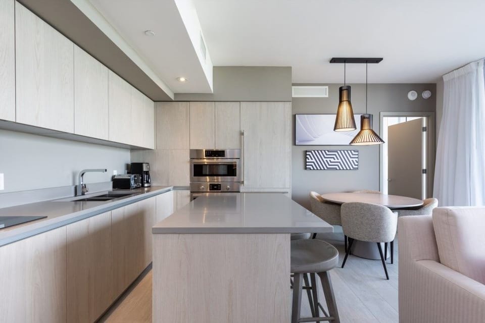 Condo, 3 Bedrooms | Private kitchen | Fridge, microwave, oven, dishwasher