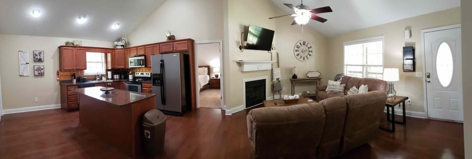 Kitchen / Livingroom