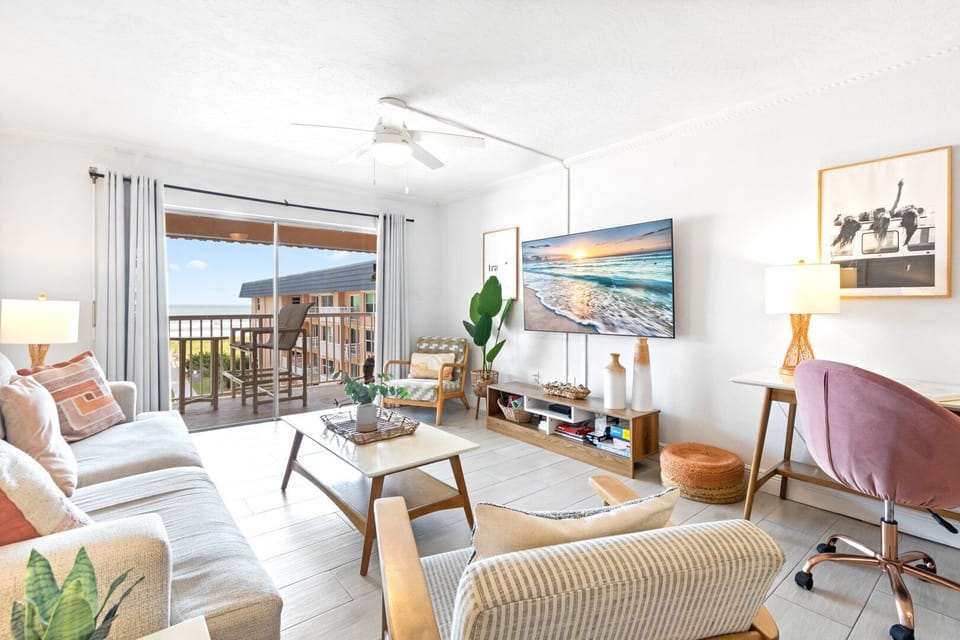 Bright & airy living room