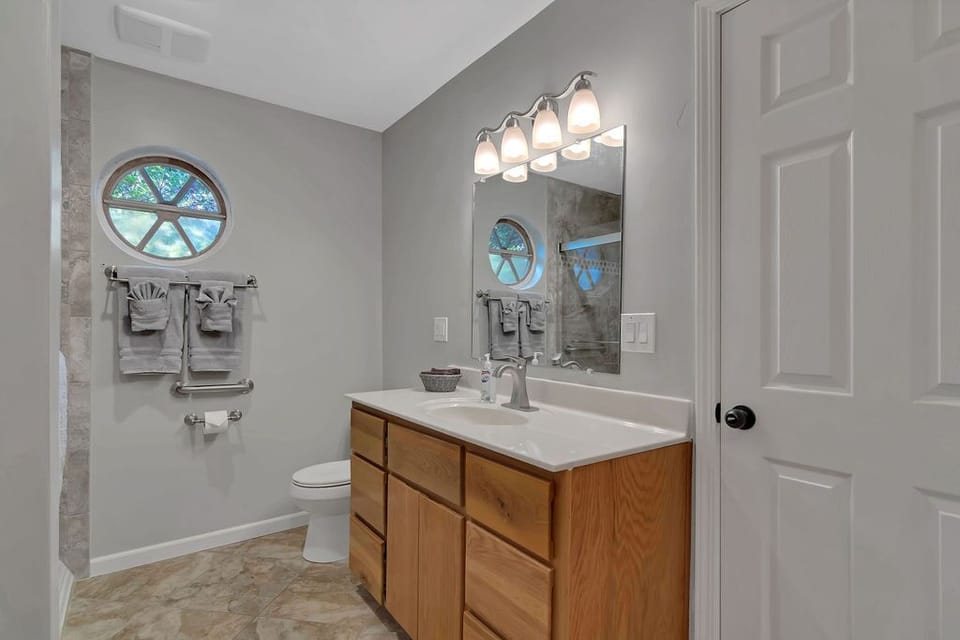 Main-Floor Ensuite Bathroom