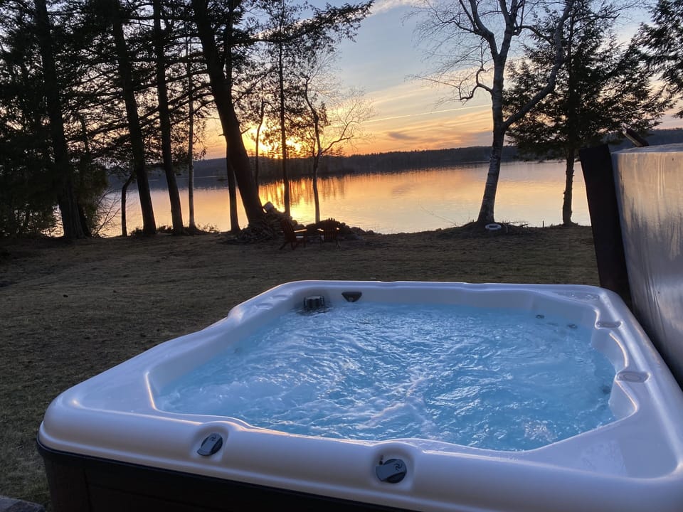6 person hot tub
