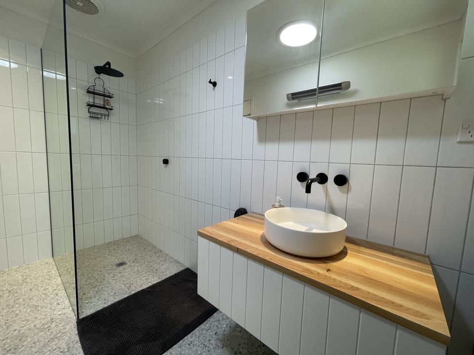 Main bathroom