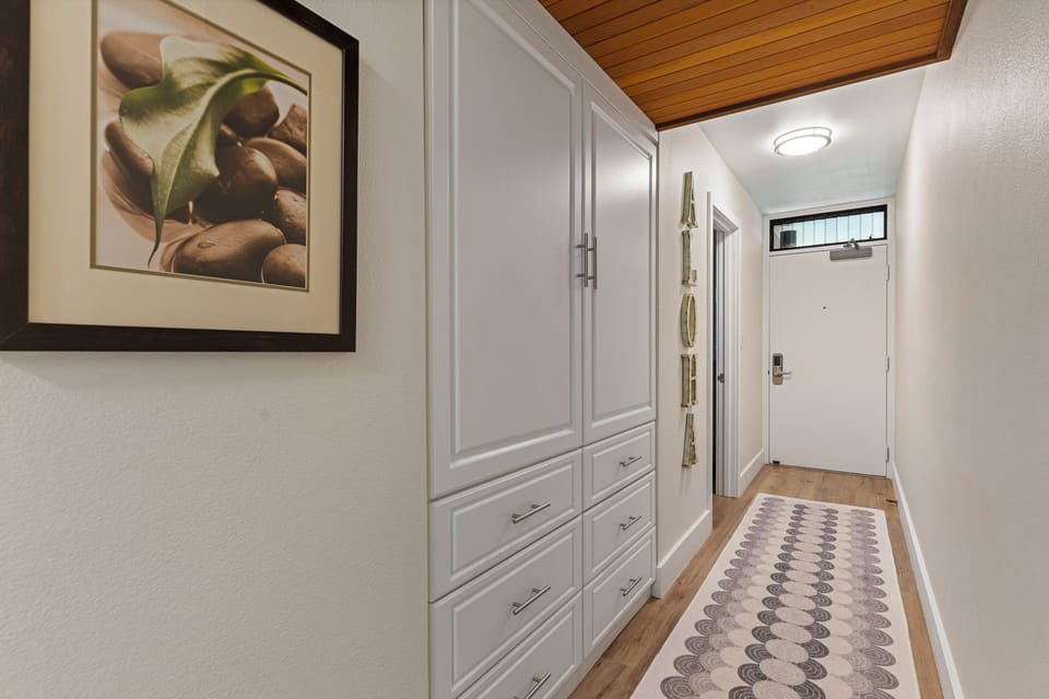 Hallway closet-great for guests who sleep in LR.  We keep the beach towels here.