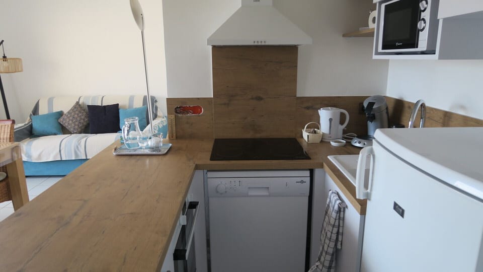 Modern fully equipped kitchen