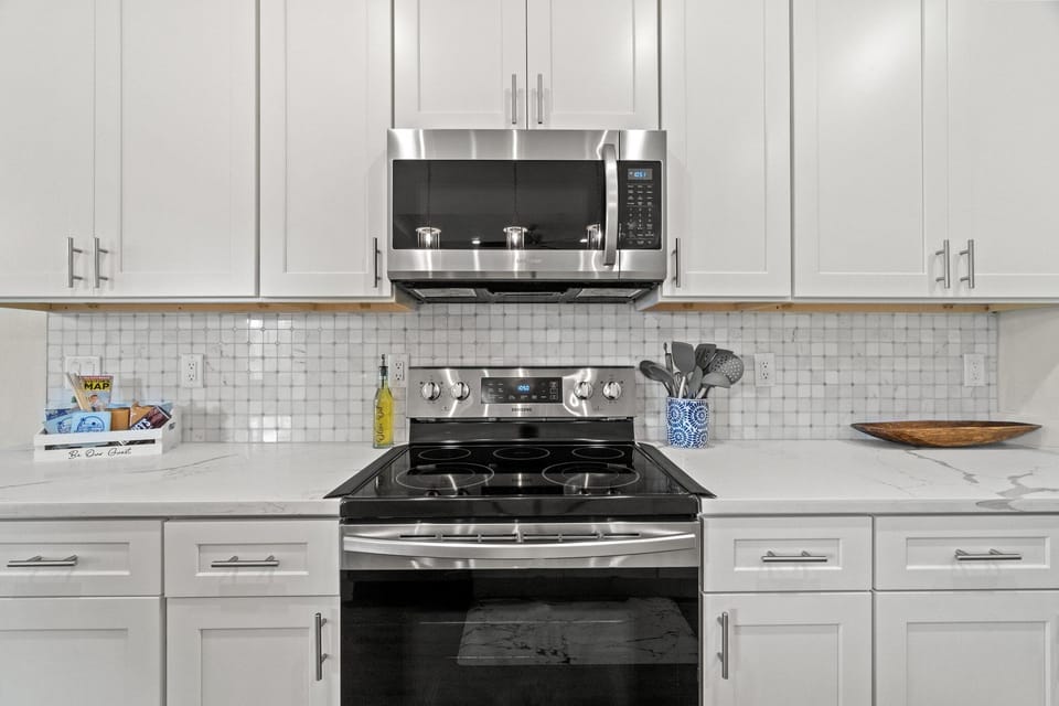 Fully stocked kitchen with all things needed to cook a meal for the entire family