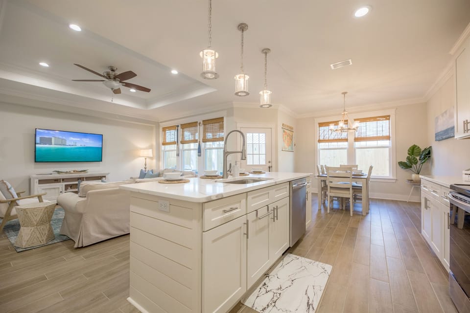 Spacious common area for large families