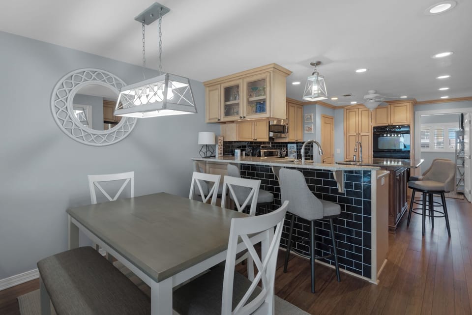 Dining/Kitchen Main Floor