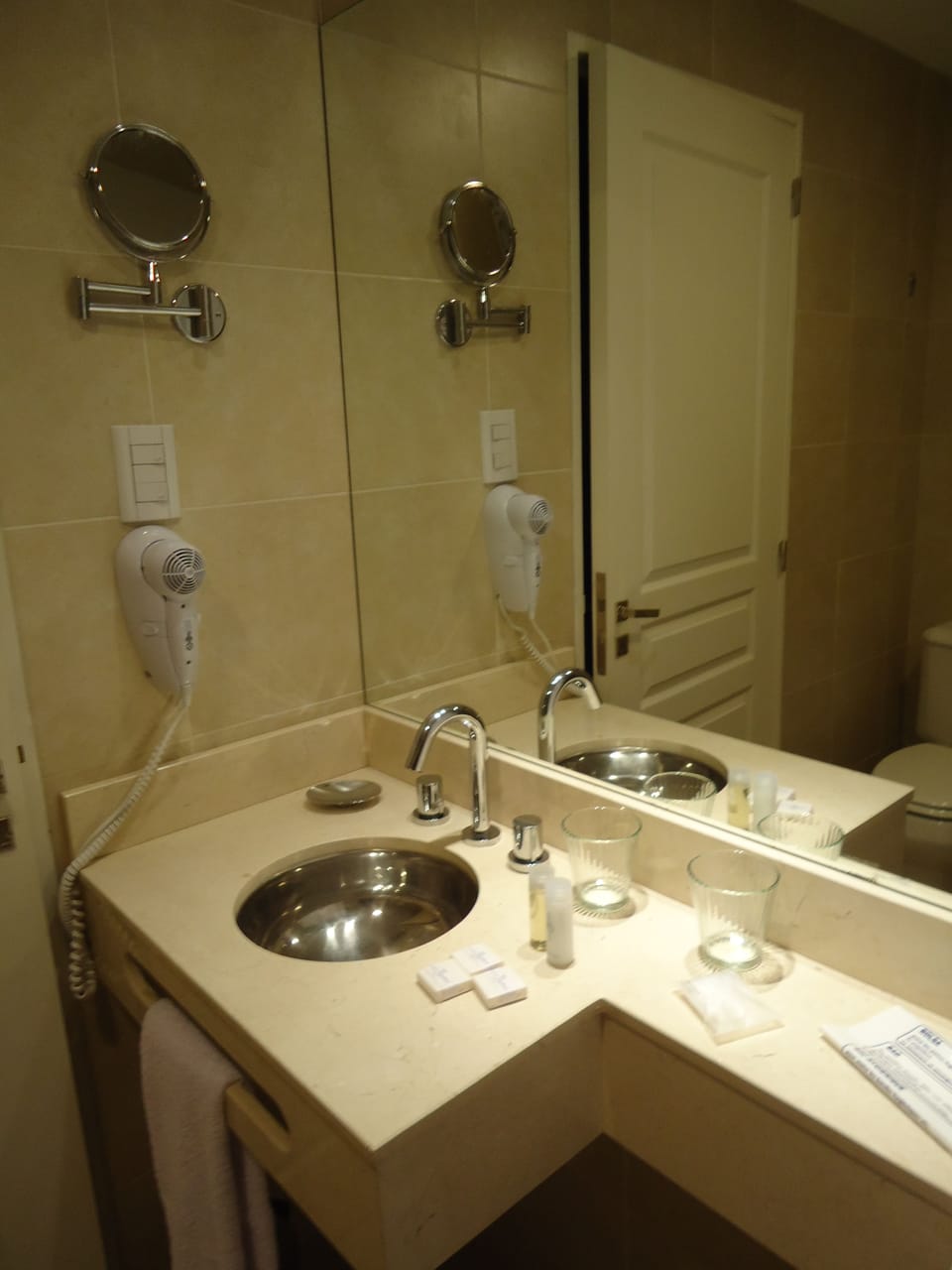 Bathroom sink