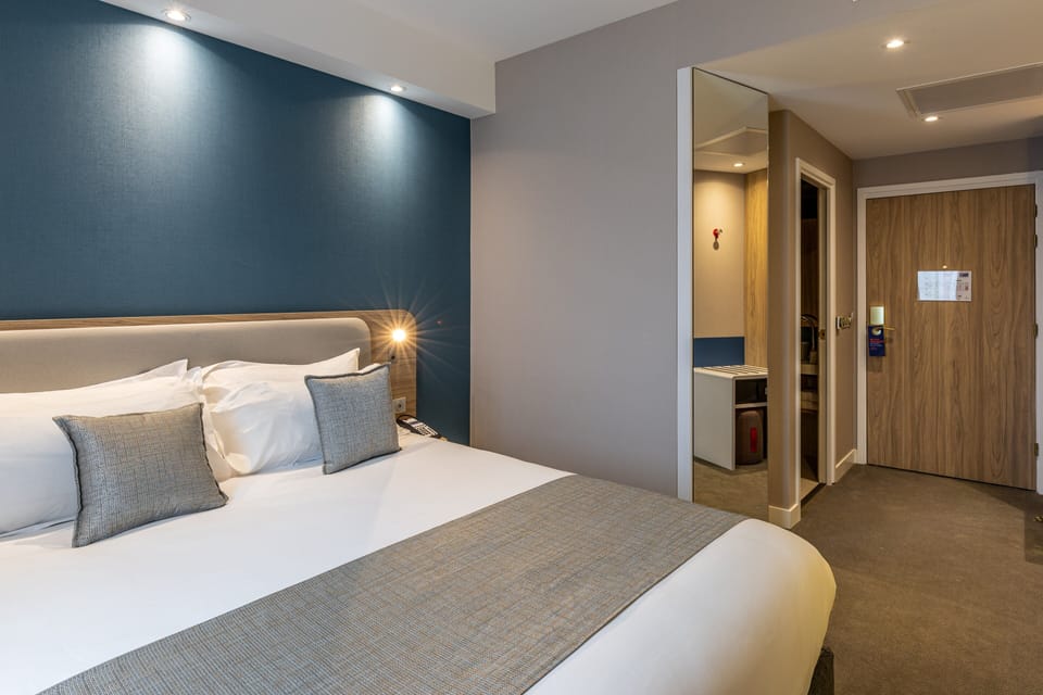 In-room safe, soundproofing, iron/ironing board, free cribs/infant beds