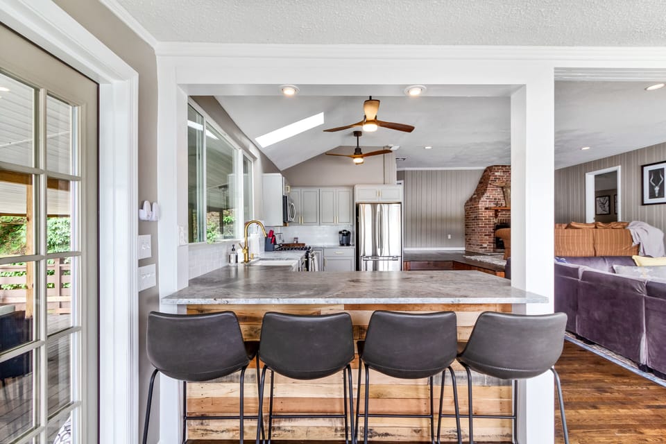 Bar Seating for 4
