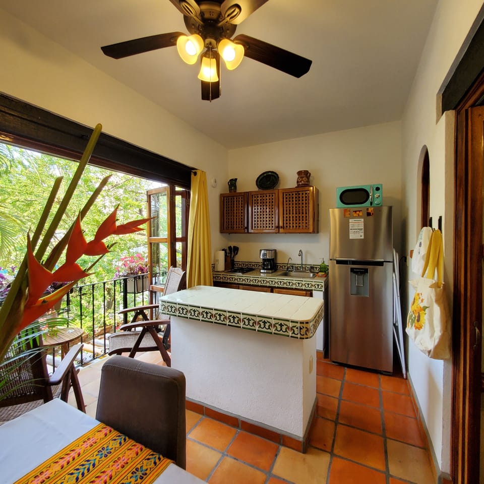 Kitchen bar