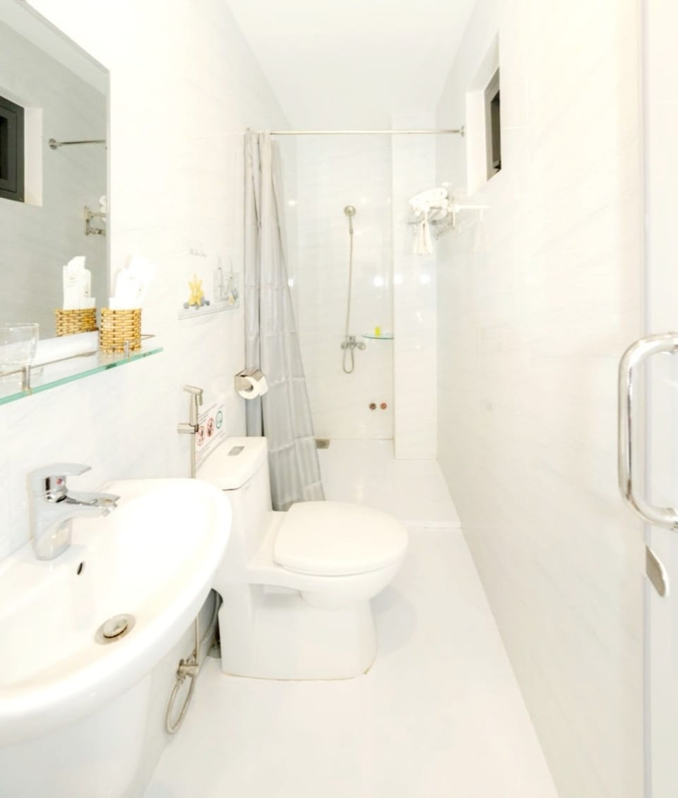 Shower, hydromassage showerhead, hair dryer, slippers
