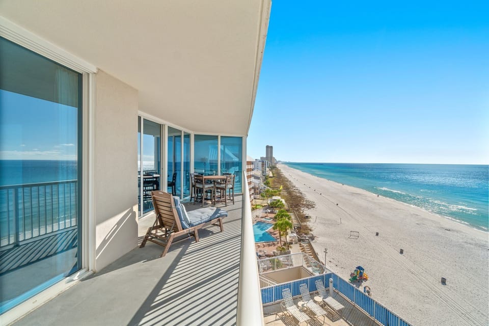 Stunning Gulf-Front Balcony Offering Panoramic Views!