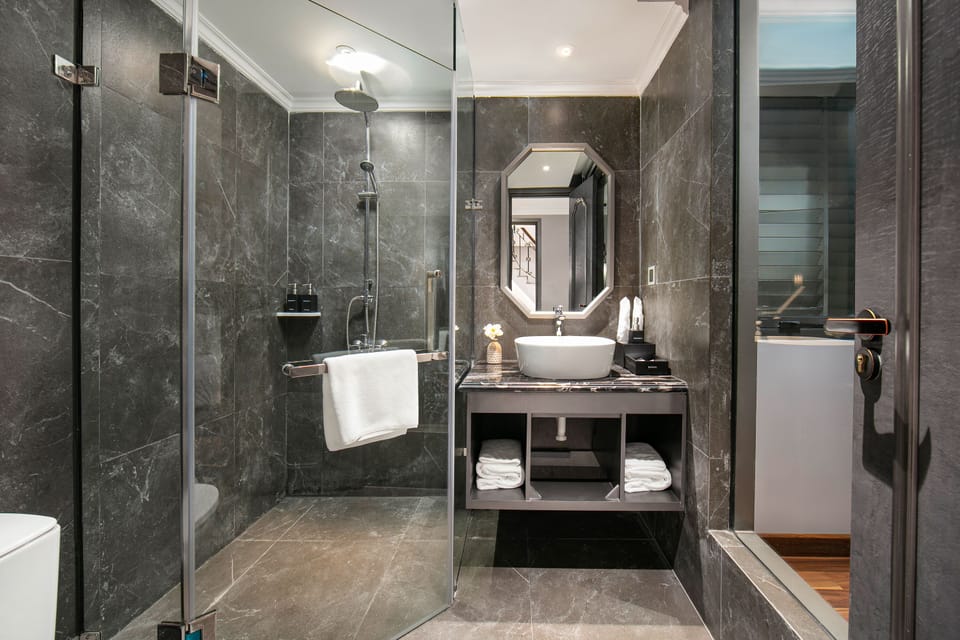 Superior Double or Twin Room | Minibar, in-room safe, desk, soundproofing