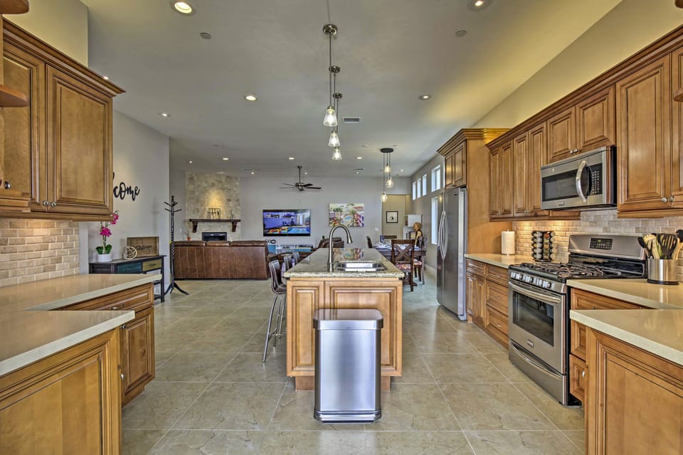 Kitchen | Dishware/Flatware