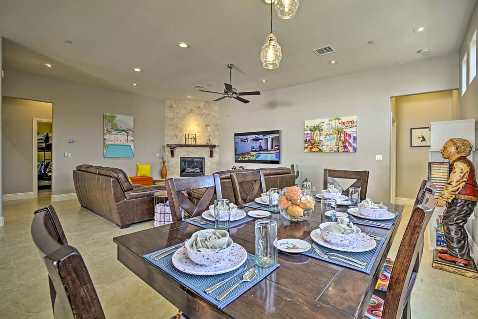 Living Room | 6-Person Dining Table