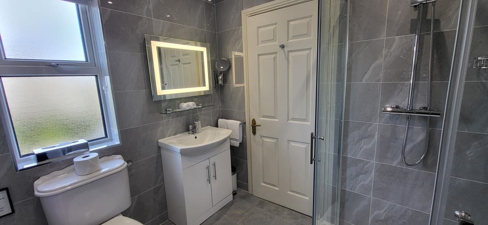 Suite, Ensuite | Bathroom