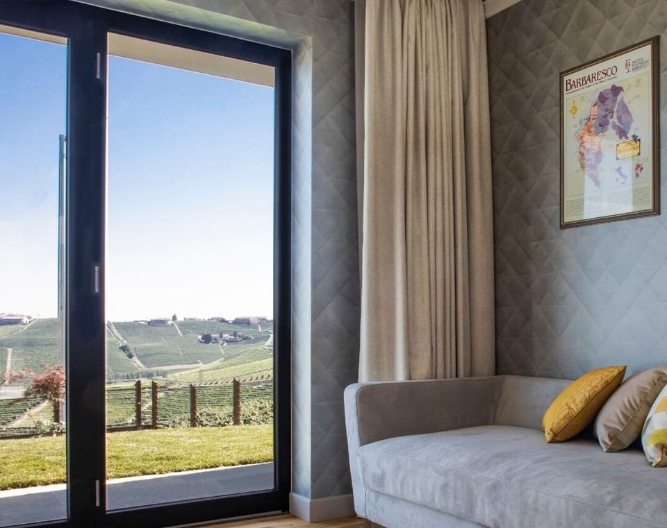 Suite | Minibar, desk, laptop workspace, blackout drapes