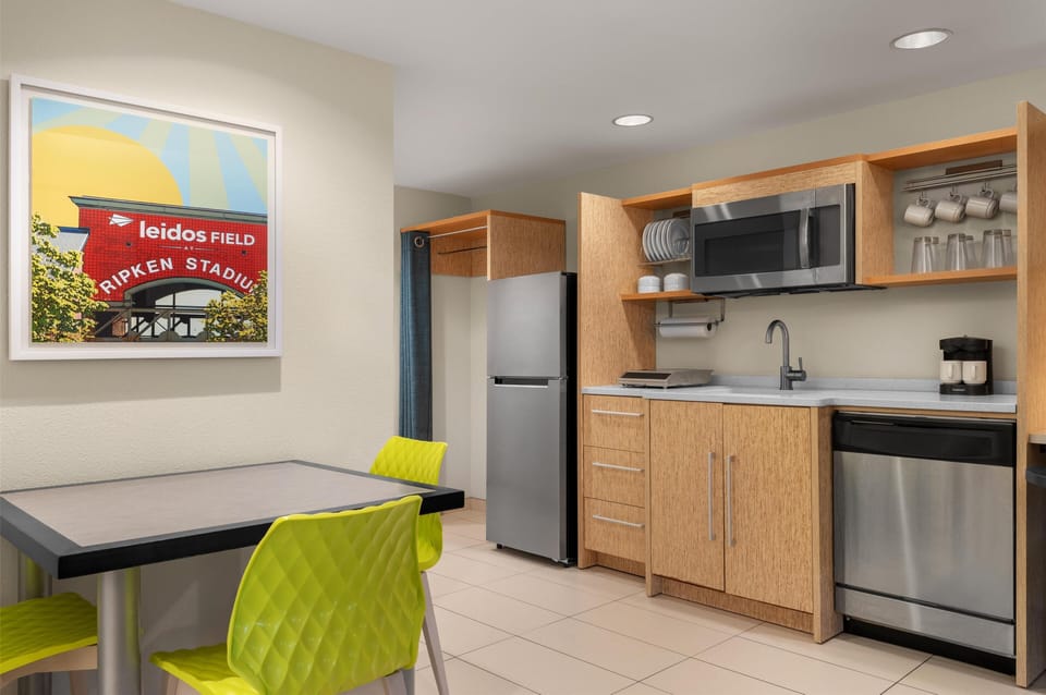 Suite, 1 Queen Bed, Accessible (Hearing) | Private kitchen | Fridge, microwave, dishwasher, cookware/dishes/utensils