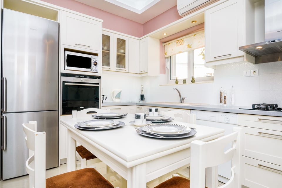 Apartment | Private kitchen | Full-size fridge, microwave, oven, stovetop