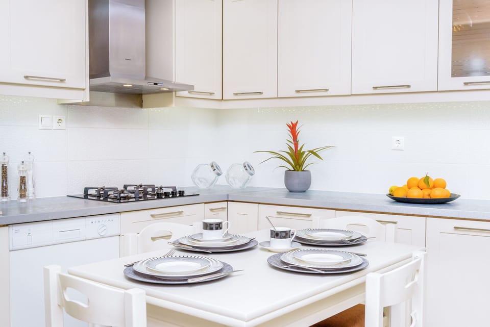 Apartment | Private kitchen | Full-size fridge, microwave, oven, stovetop