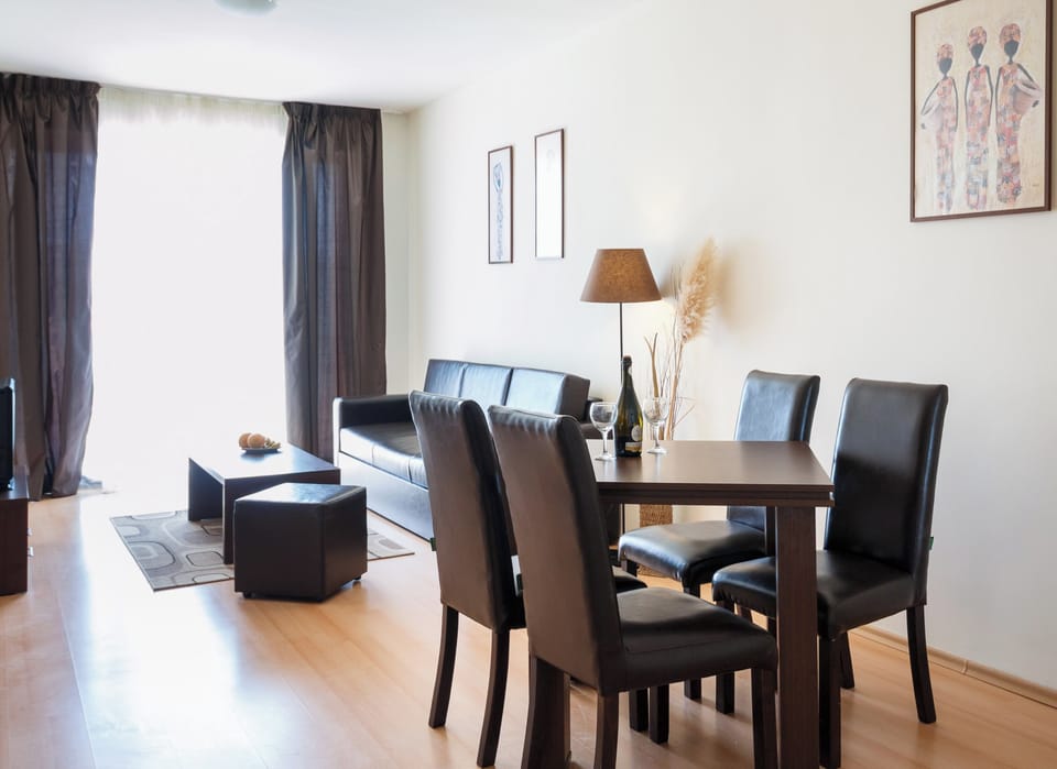 Apartment, 1 Bedroom, Balcony | Dining
