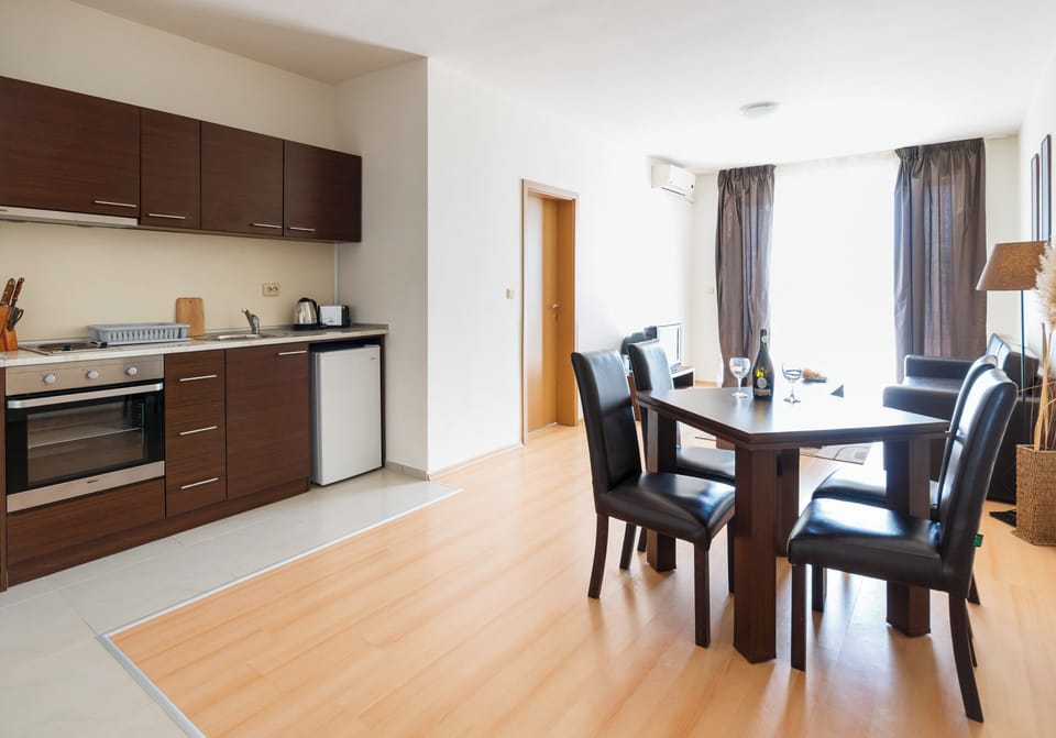 Apartment, 1 Bedroom, Balcony | Dining