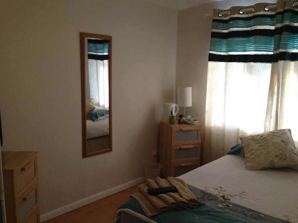Room, 1 Bedroom, City View | 1 bedroom