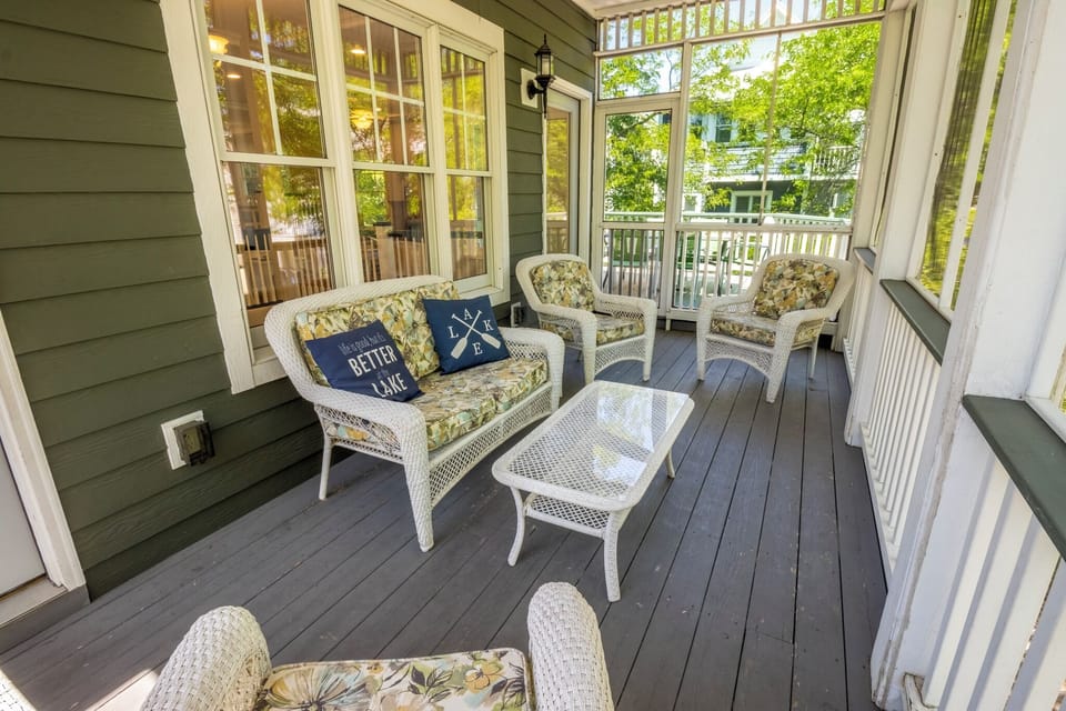 Second Level/Main Level | Screened in Porch