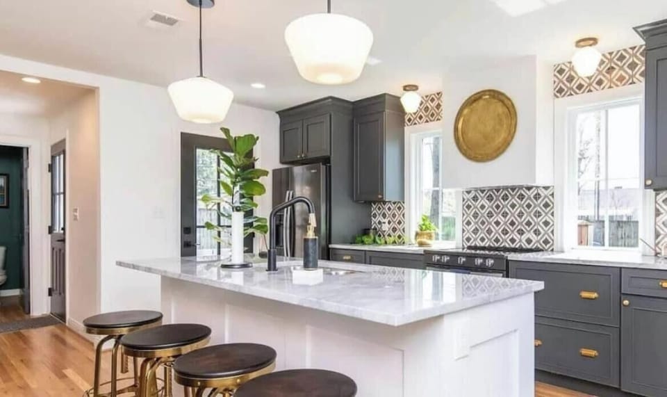 Discover our newly remodeled kitchen, fully equipped with everything you need to prepare and enjoy delicious meals with your group. Modern amenities and ample space make cooking a delight!