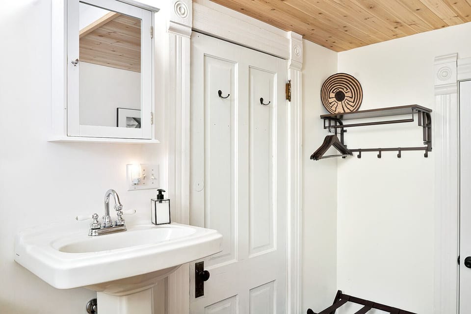 bathroom 2 - Miners Union 7 - Vivid Vacation Rentals Telluride - bathroom 2 - Miners Union 7 - Vivid Vacation Rentals Telluride