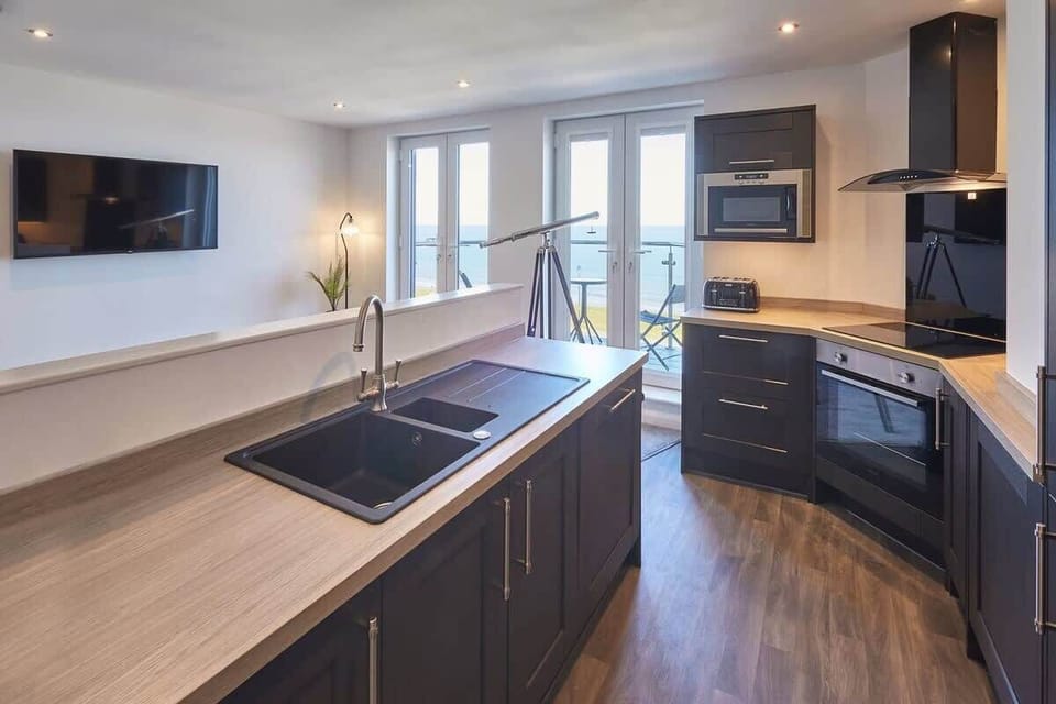 The Waves, Whitby - Host & Stay