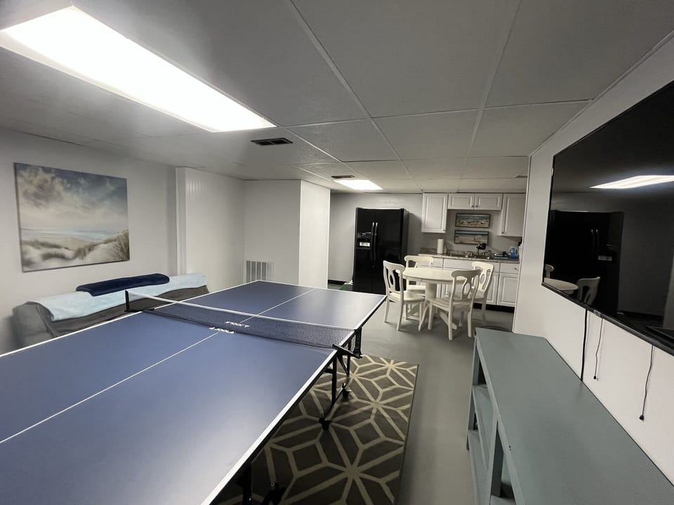 Basement games room/hang out area