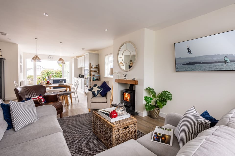 Off the Hook - seating area