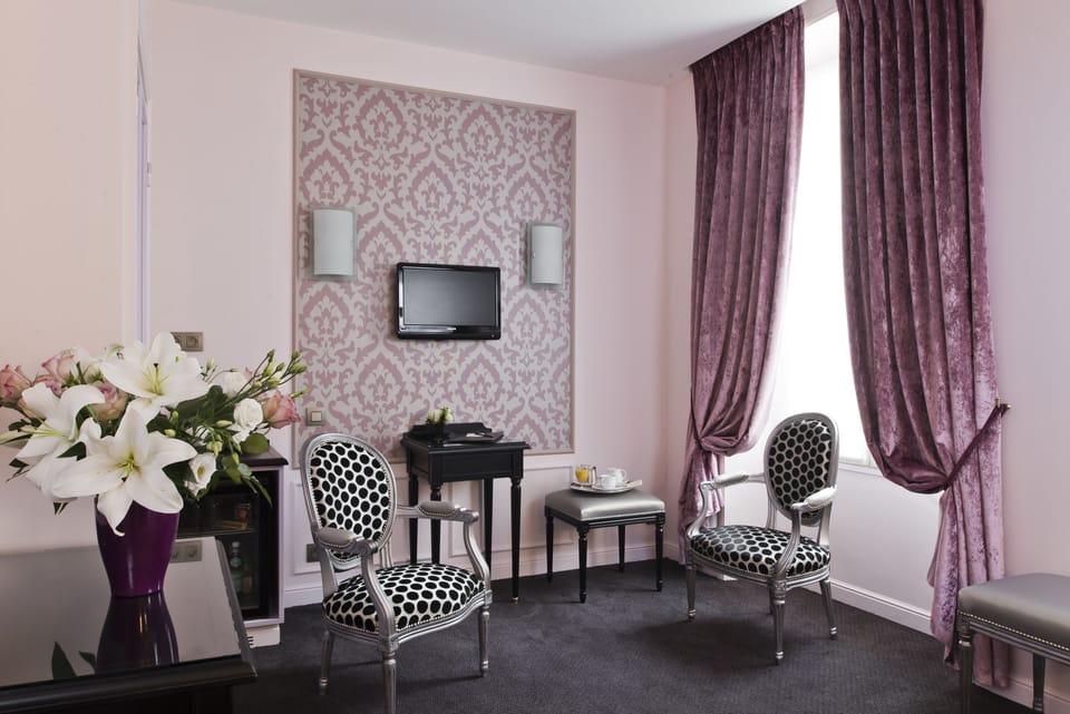 Deluxe Room | Premium bedding, minibar, in-room safe, desk