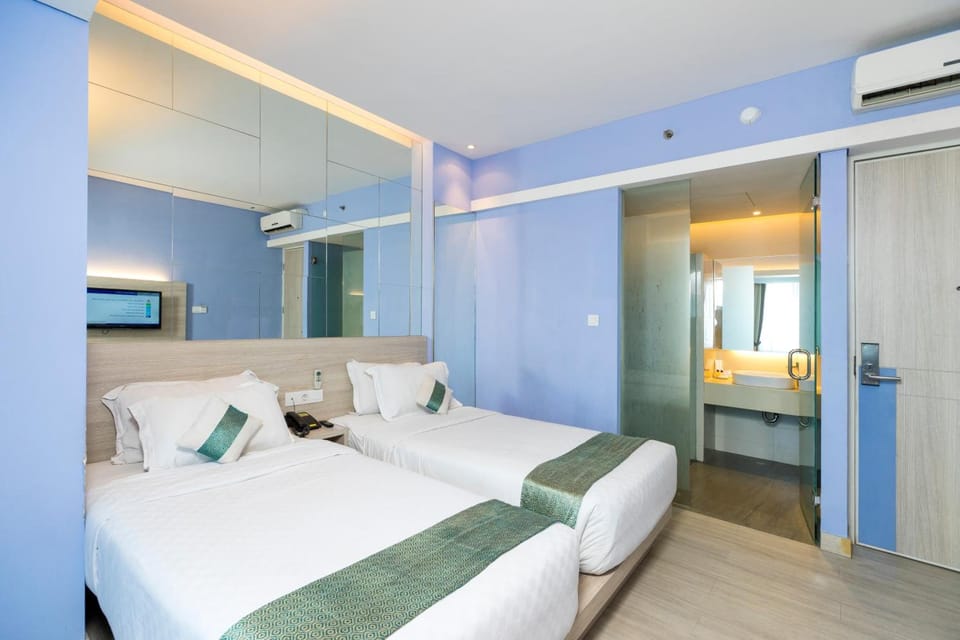 In-room safe, desk, soundproofing, free WiFi