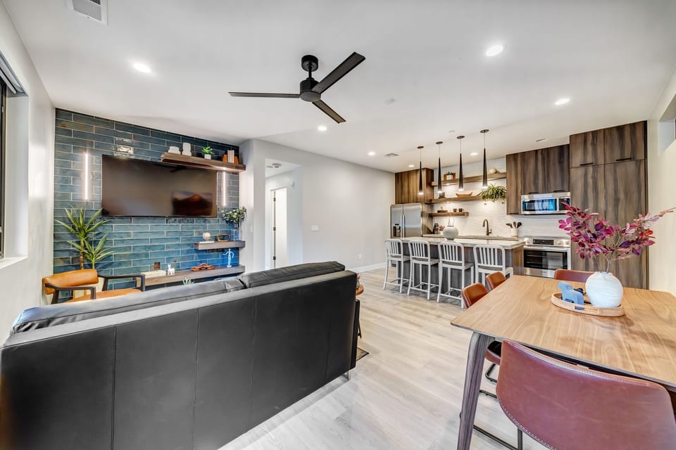 Living room, Dining and Kitchen Area