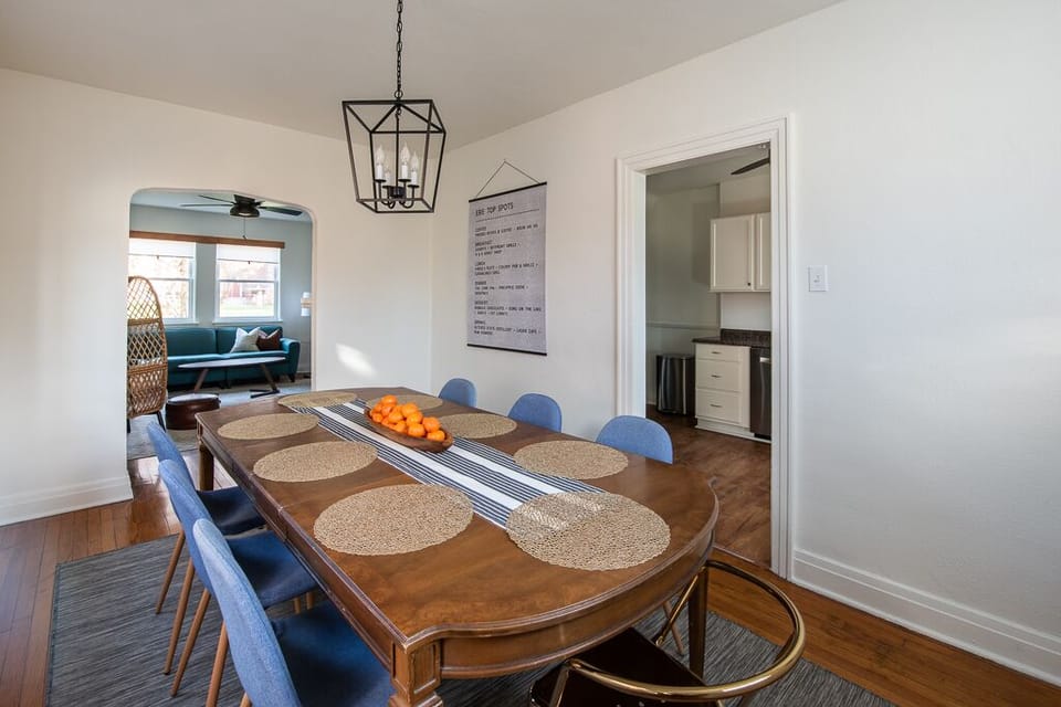 Kitchen, dining room, and TV room are all on the 1st floor.
