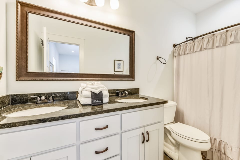Sandy Feet Retreat by Book That Condo House in Laguna Beach