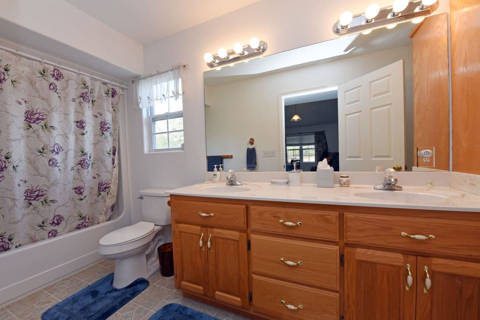 Upper Level Master Bathroom