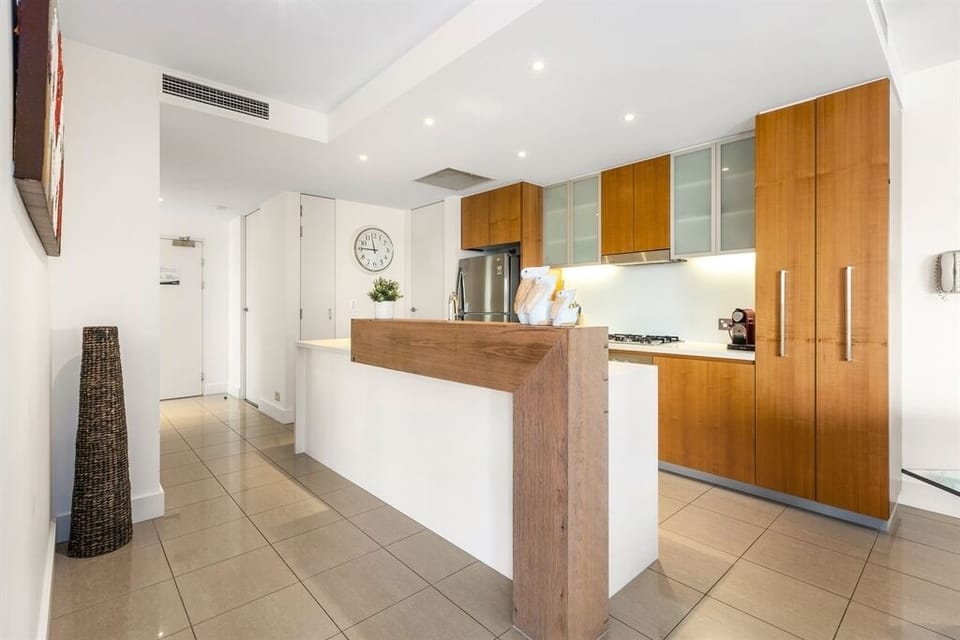 028_Open2view_ID823158-6_685_Casuarina_Way__Casuarina
