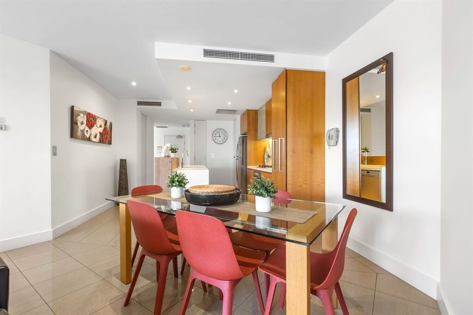 027_Open2view_ID823158-6_685_Casuarina_Way__Casuarina