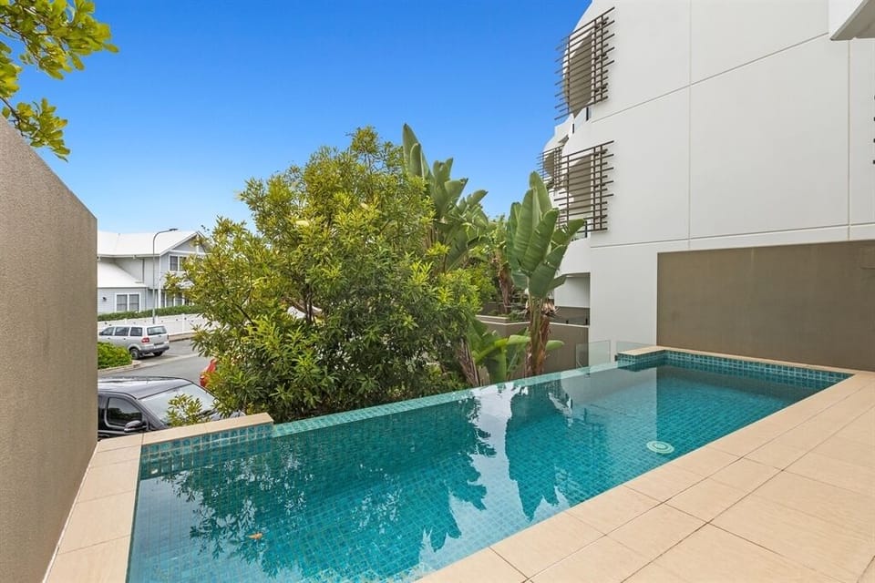 022_Open2view_ID823158-6_685_Casuarina_Way__Casuarina