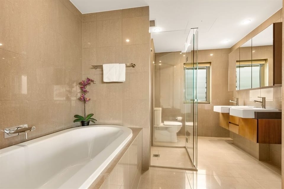 Master Ensuite