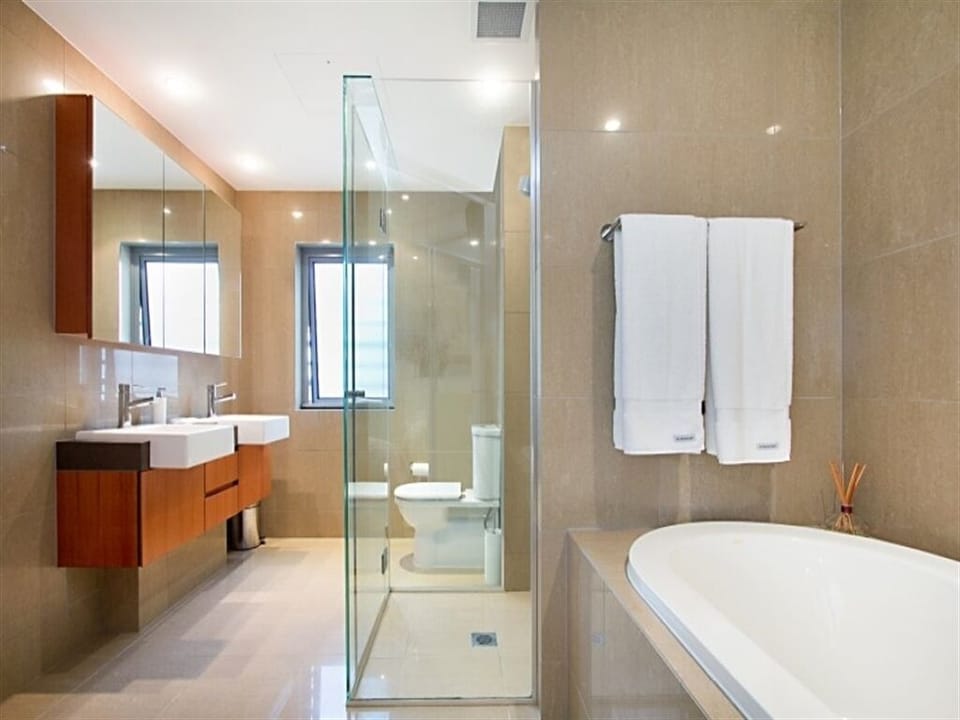 Master Ensuite