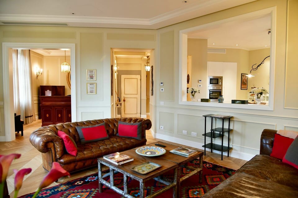 Furniture, Couch, Table, Property, Picture Frame, Wood, Building, Living Room, Interior Design, Lighting