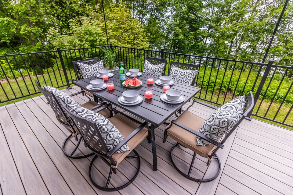 A huge deck for dining al fresco